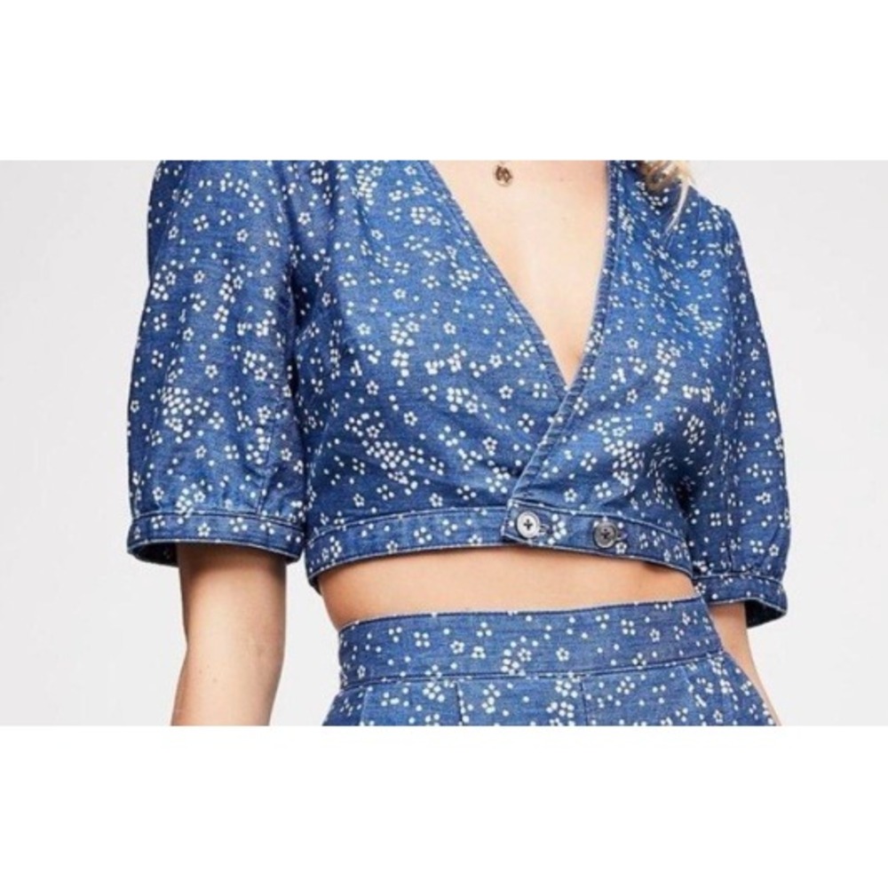 Free People Blue Floral Print Cropped Denim Jacket Womens Size 8‎